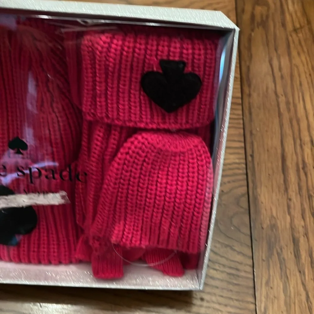 Kate Spade‎ chenille patch hat and mitten set, NWOT